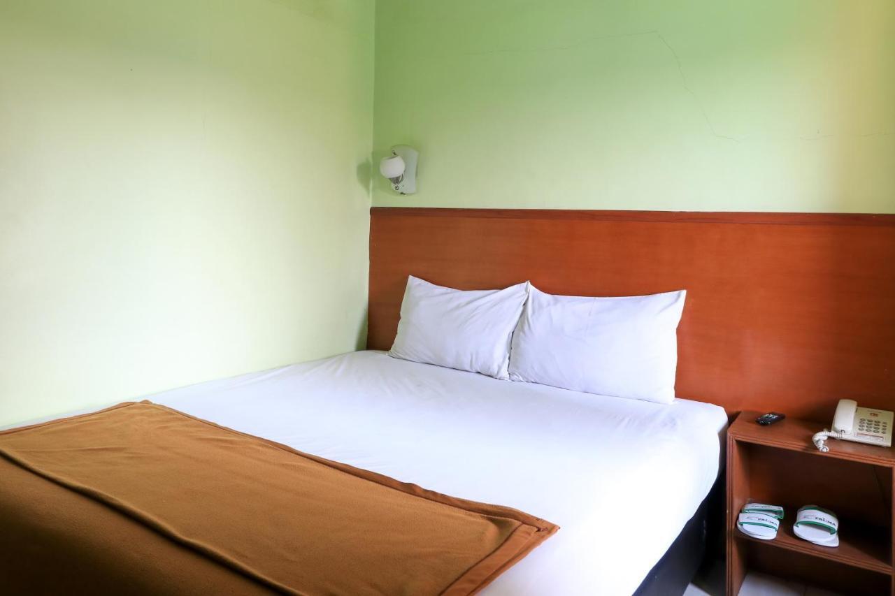 Hotel Prisma Sidoarjo Zewnętrze zdjęcie